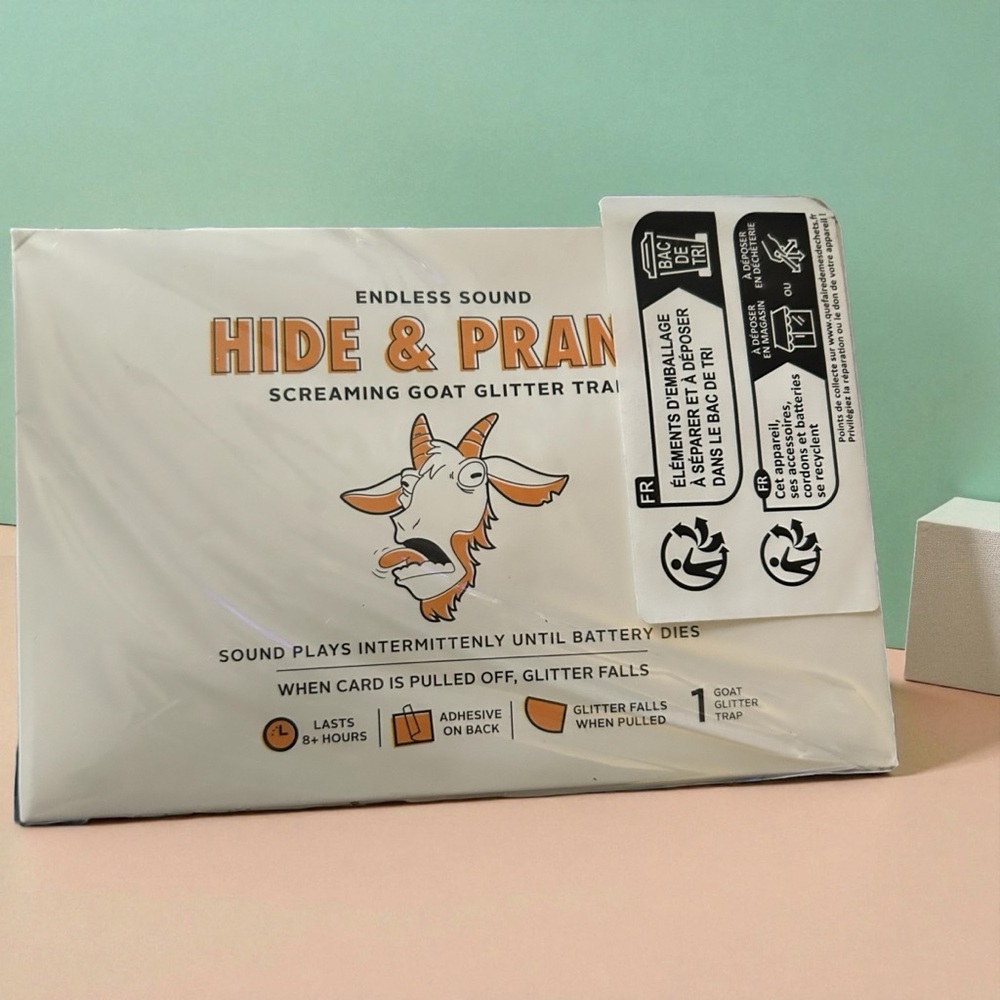 Hide & Prank Screaming Goat Glitter Trap